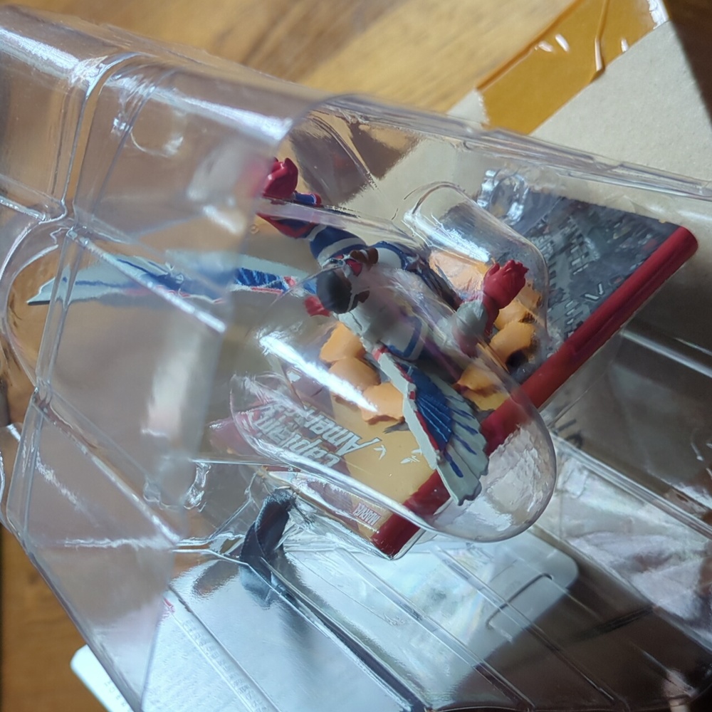 NWT Captain America Sam Wilson Sketchbook Ornament Marvel Comics Disney